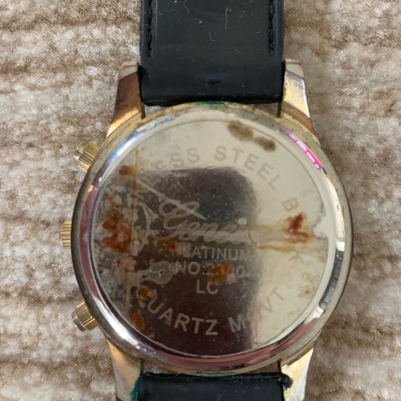 Men’s Black Watch - Picture 3 of 3